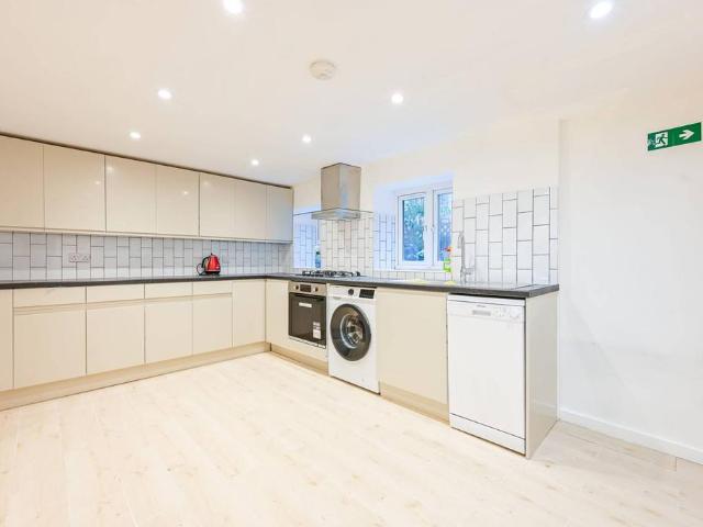 16 Parfett Street, St. George in the East, London, E1 1HR, United Kingdom | 5 bed townhouse for rent #139475750 | Rentberry