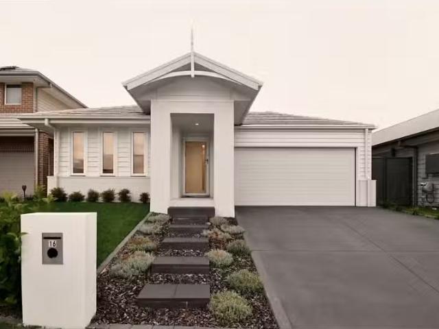 16 Pascoe Street, Spring Farm House for rent Listed by Hayley.