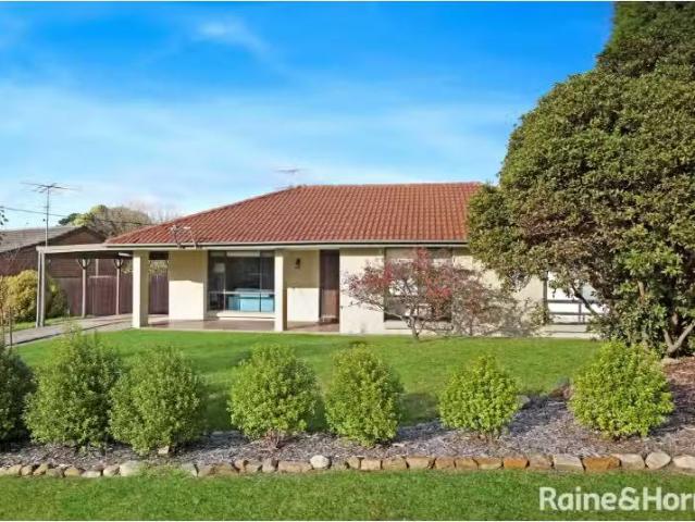 16 Paul Crescent, MOSS VALE House for rent Listed by Aliyah R.