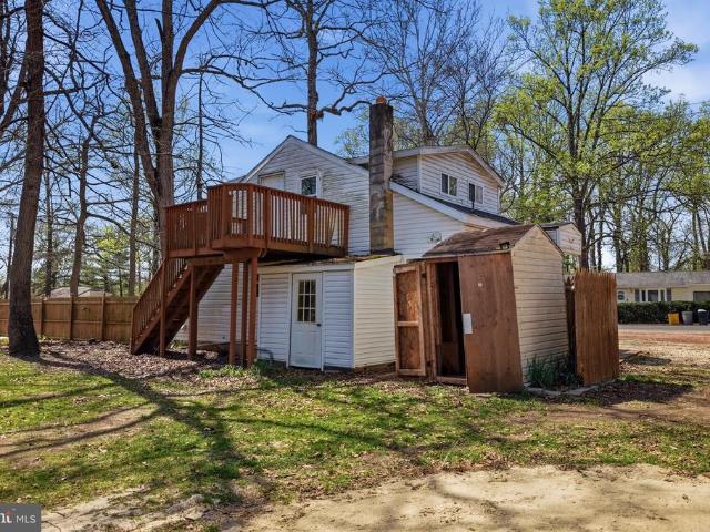 16 Pear Avenue