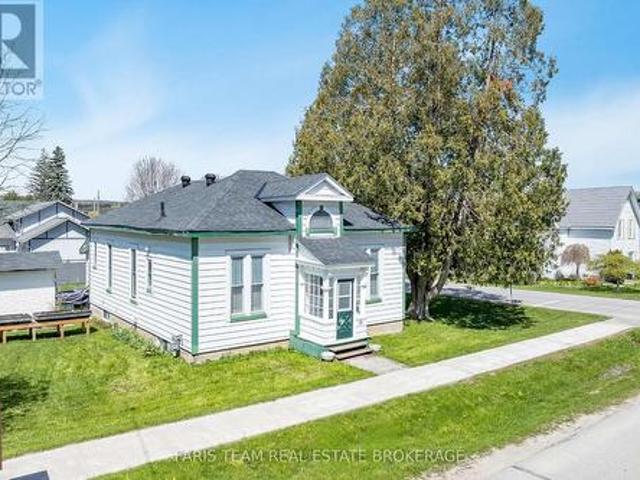 16 Peel Street, Penetanguishene, ON, L9M 1A6 house for sale | Listing ID S13639 | Royal LePage