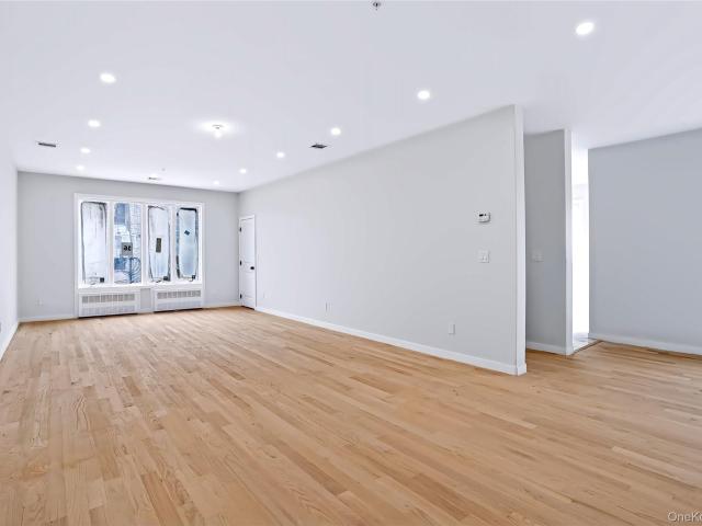 16 Phyllis Terrace 302