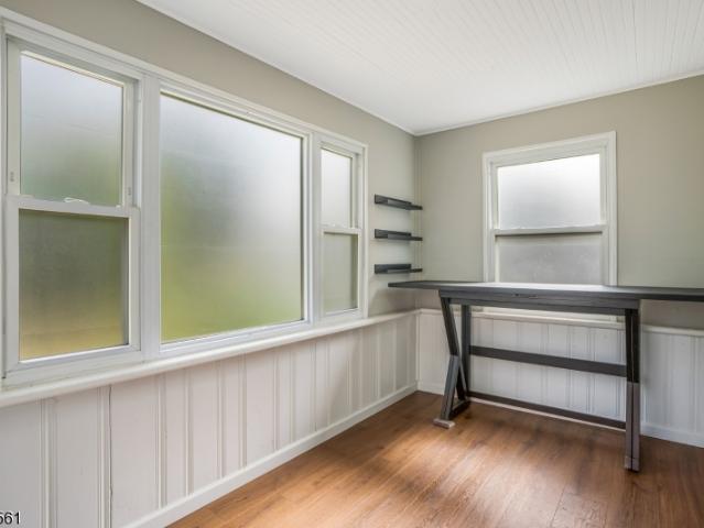 16 Pleasant Ave