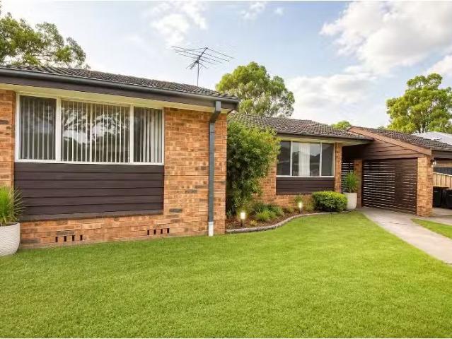 16 Prince Street, Werrington County House for rent Listed by.