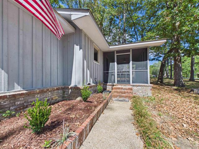 16 Redbird Dr