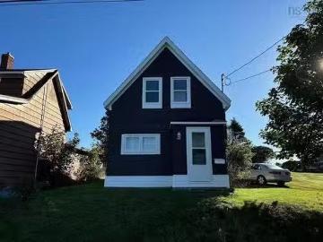 16 Regent Street, Yarmouth, NS, B5A 2L3 house for sale List.