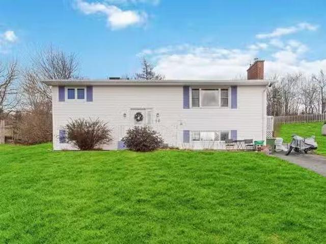 16 Ridgeview Drive, Lower Sackville, NS, B4C 1L9 house for s.