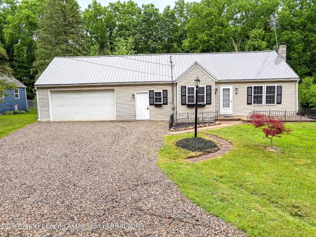 16 Riverside Parkway