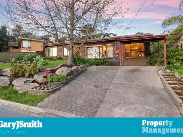 16 Roundaway Crescent, O'halloran Hill, SA 5158