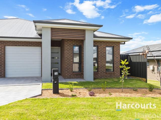 16 Royston Circuit, Farley, NSW 2320