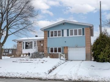 House for sale in T, Brossard - Swimming pool