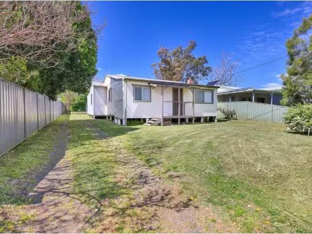 16 Scott Street, Scone House for rent Listed by Property Mana.