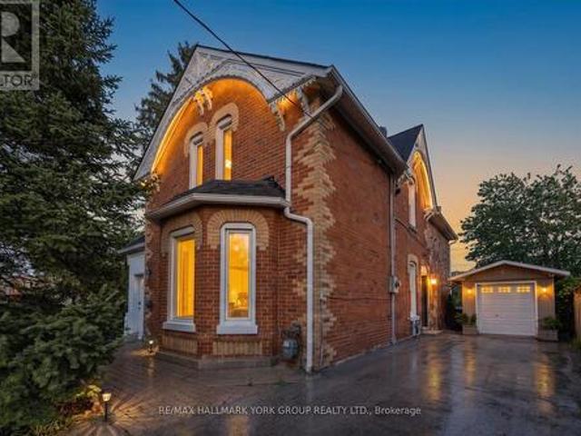 16 Scarboro Street, Mississauga, ON, L4T 1E4 house for sale | Listing ID W13778 | Royal LePage