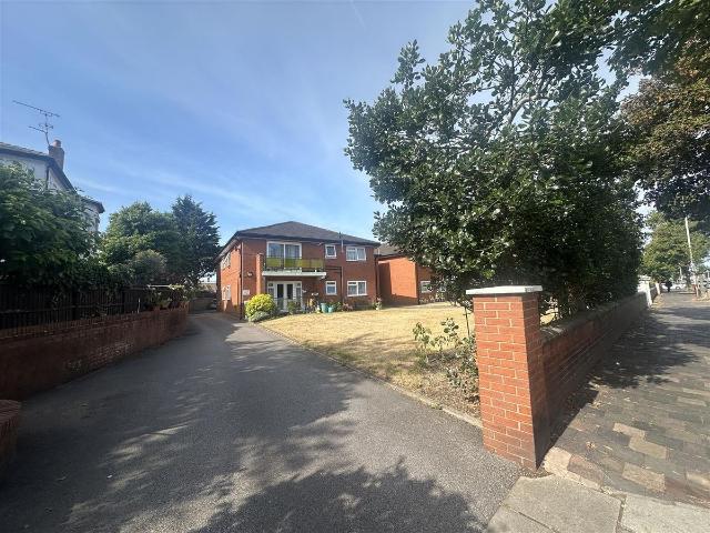16 Scarisbrick New Road, Southport PR8, 2 bed flat to rent, £850 pcm | PrimeLocation
