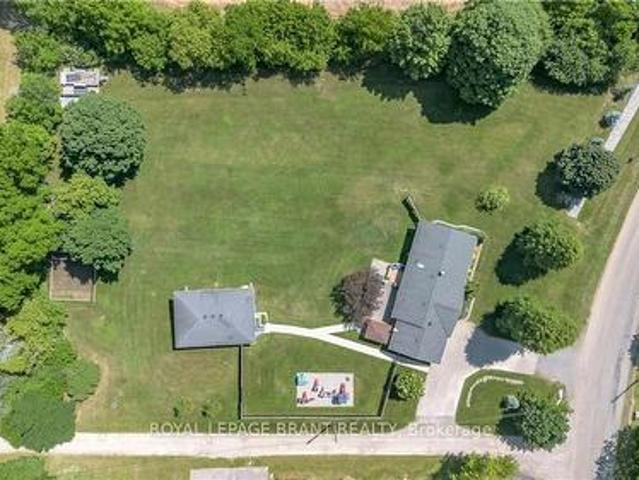 16 Sixth Concession Road, Brant, ON, N3R 0B8 Luxury House for sale | Listing ID X13601 | Royal LePage Carriage Trade Luxury Properties