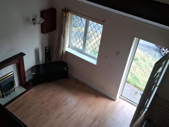 16 Snowdon WayOxleyWolverhamptonWest. 1 bed cottage to rent £675 pcm £156 pw