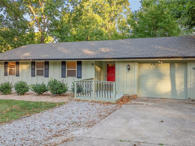 16 Swanage Drive