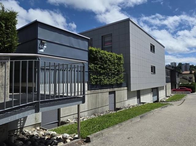 16m² garage à louer à La Chaux de Fonds Flatfox