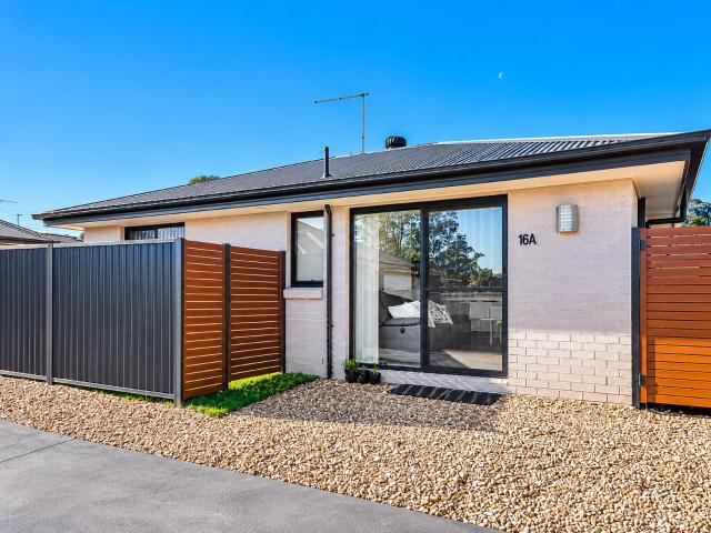 16a McCue Pl
