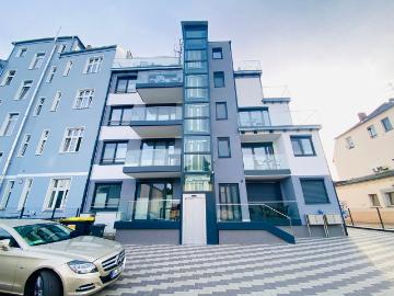 16A new 2 bedroom attic apartment suitable for shared flats with air conditioning, 2 large terraces only 5.4km from Alexanderplatz/ free wifi, Berlin Amsterdam Apartments for Rent