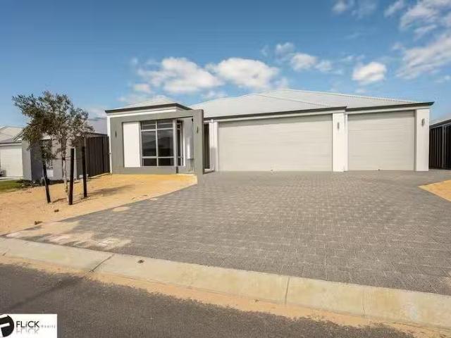 16A Siesta Way, Madora Bay, WA 6210