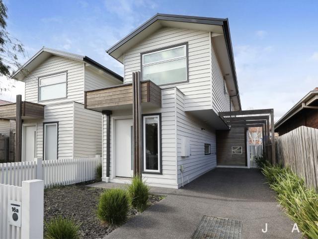 16a Steet Street, Footscray | Jas Stephens