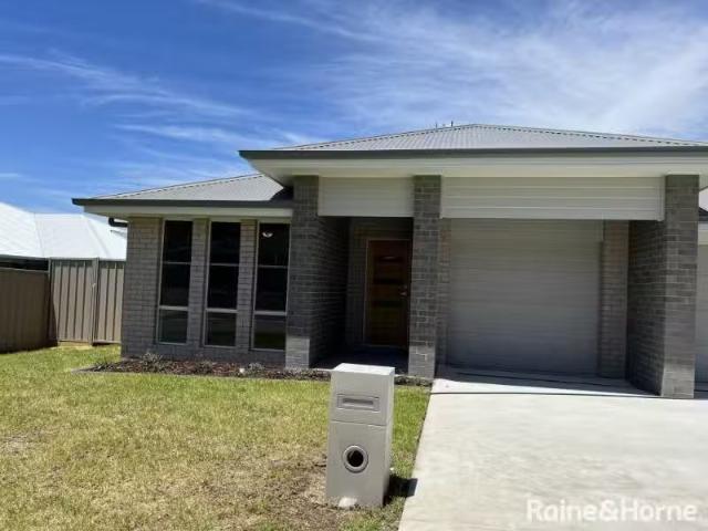 16A Pendula Way, DENMAN House for rent Listed by Courtney Hay.