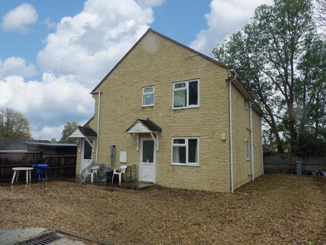 16a Westfield Road, Witney OX28 1 bed apartment to rent £970 pcm £224 pw
