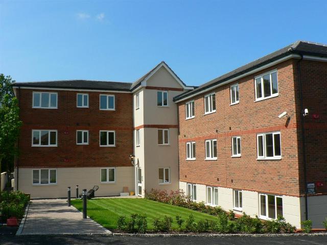16A, Treetop Close, Luton LU2, 2 bed flat to rent, £1,050 pcm | PrimeLocation