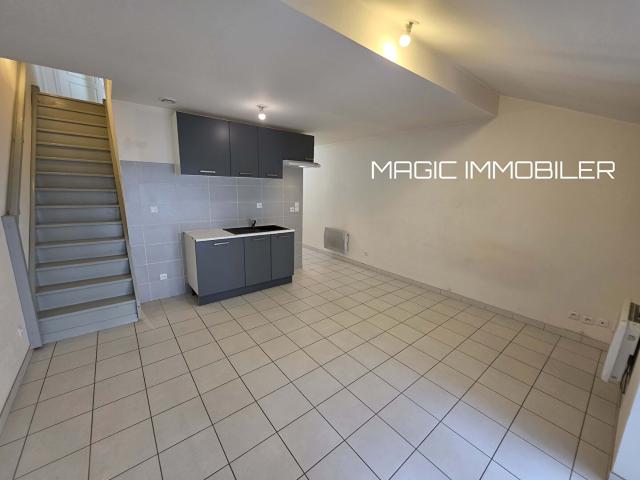 16JG478 T3 duplex LES NEYROLLES eau froide dans les charges