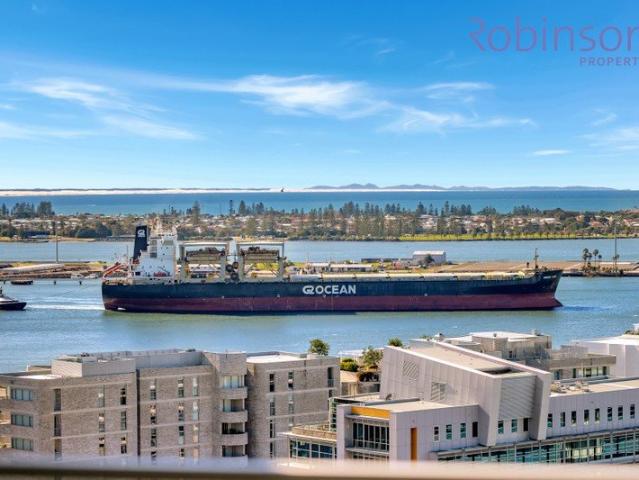 16th Floor NE Facing Apartment with 166 sqm of Living