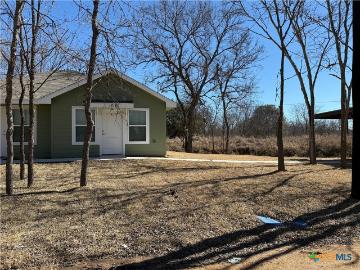 1704 E 3rd St, Lampasas, TX 76550 | MLS #603736