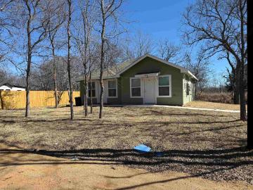 1704 E 3rd St, Lampasas, TX 76550 | MLS #176449