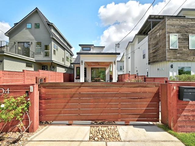 1704 E 13th St # B
