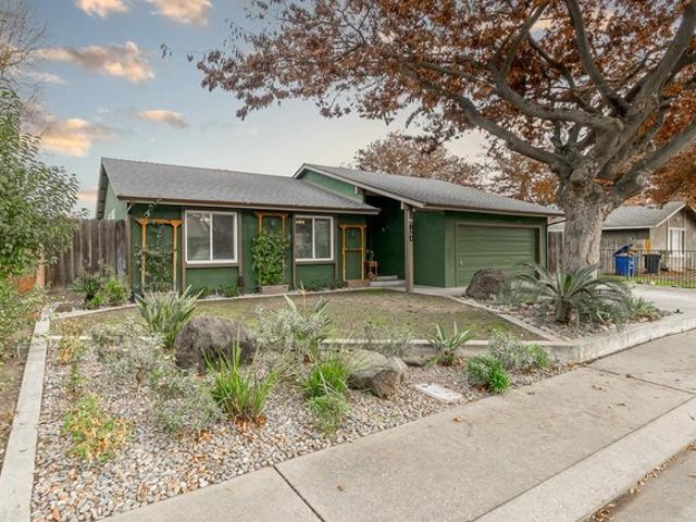 1704 Woolston Way, Modesto, CA 95355
