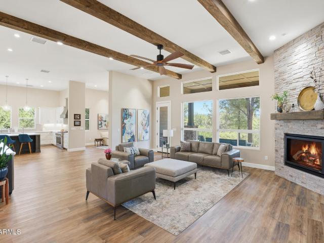 1705 E Cliff Rose Drive