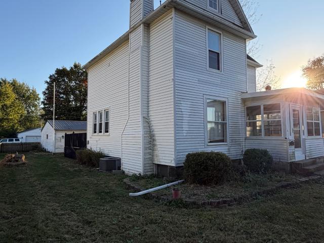 1705 S E Street