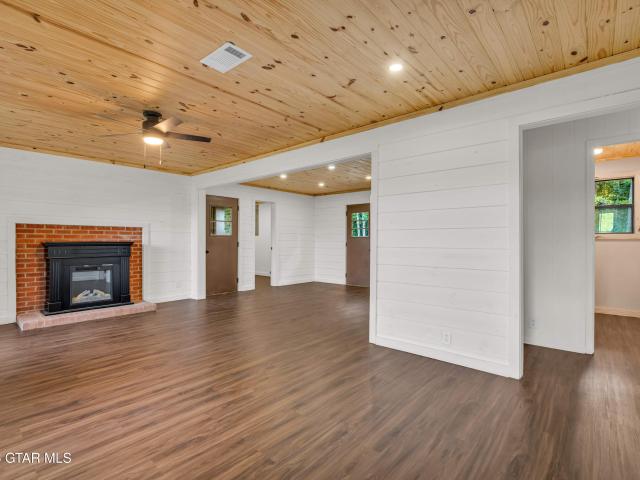 1705 Sibley