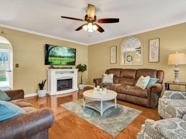 1705 White Oak Lane