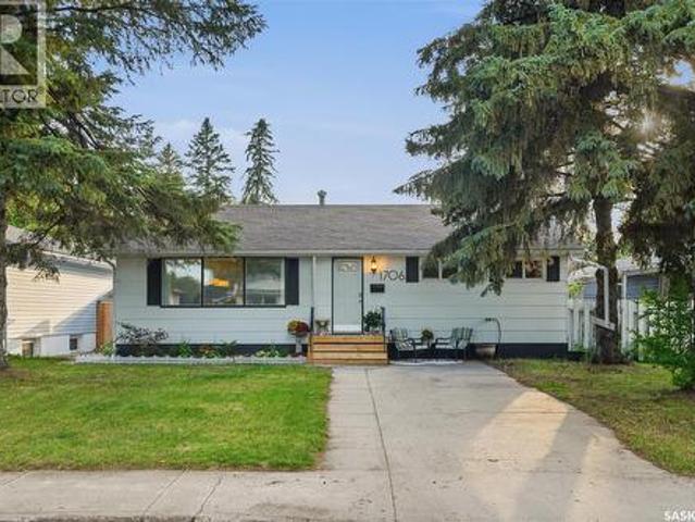 1706 Ewart Avenue, Saskatoon, SK, S7H 2L2 house for sale | Listing ID SK042182 | Royal LePage