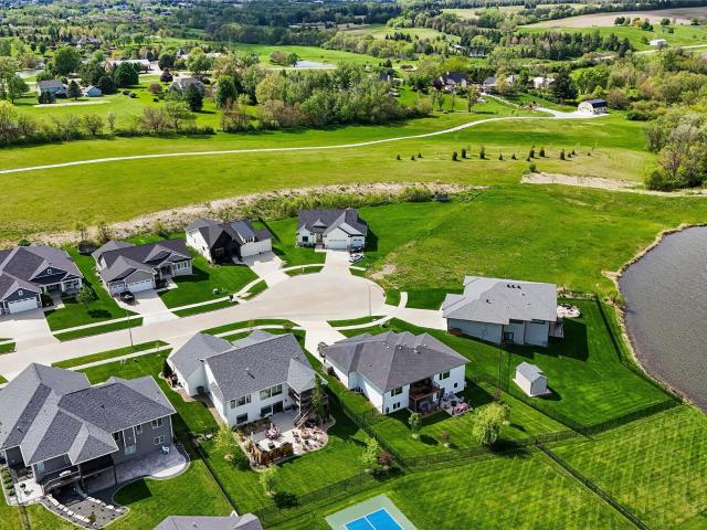 1706 Peaceful Circle