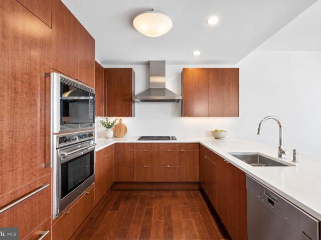 1706 Rittenhouse Square # 402