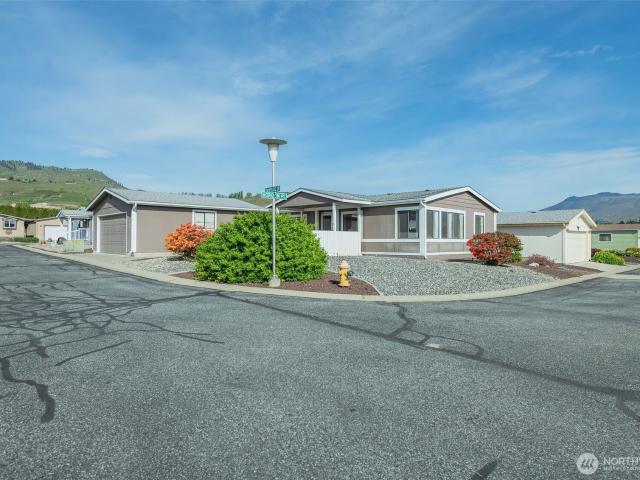 1706 Twin Peaks Dr, Unit 83, Wenatchee, WA 98801 | MLS #2526
