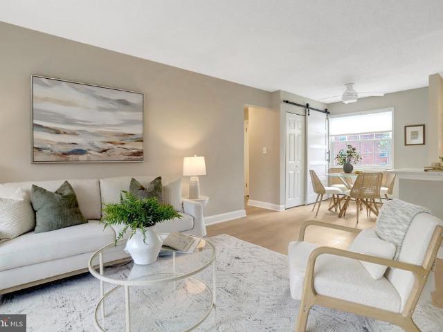 1706 W Abingdon Drive # 201