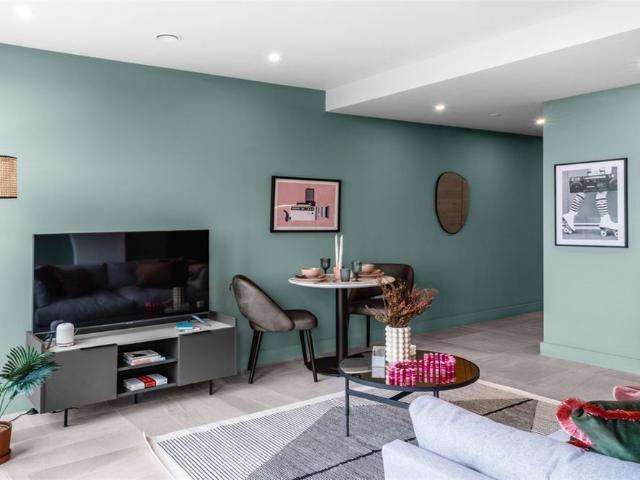 1707 Moda, The Mercian