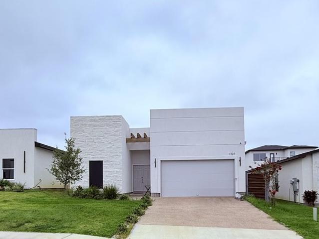 1707 Cordova Dr, Laredo, TX 78046