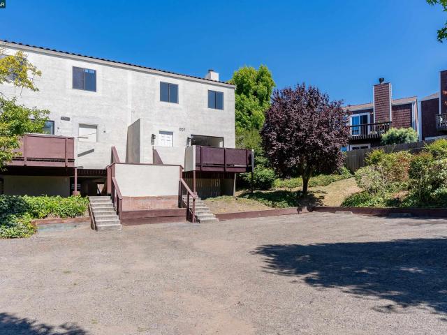 1707 Dalessi Dr