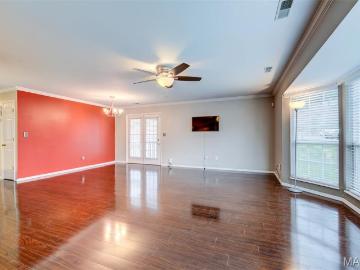 1708 Whispering Creek Dr, Unit A, Ballwin, MO 63021 | MLS #26023