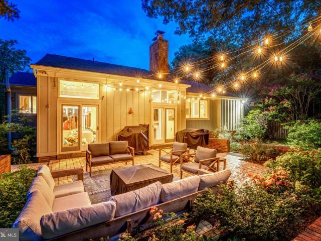 1709 Maple Hill Place
