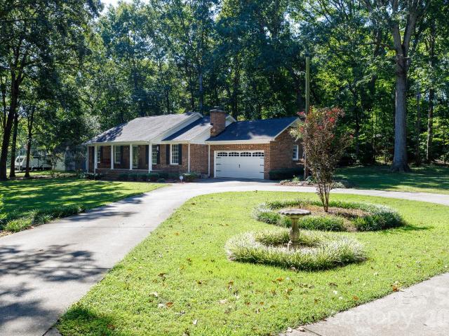 1709 Lawyers Road W